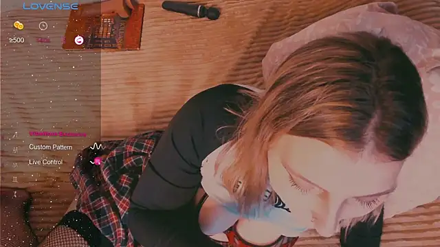 Snapshot of yoursugarbabe chatting on December 10, 2:59 am yoursugarbabe online show from December 10, 2:59 am