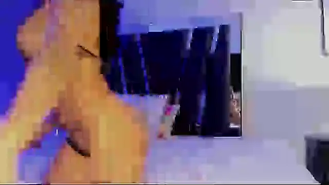 Snapshot of HollyEvanz chatting on September 25, 12:03 am HollyEvanz online show from September 25, 12:03 am