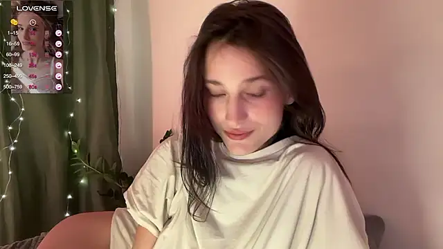 Fleur Delis online show from December 27, 10:37 pm