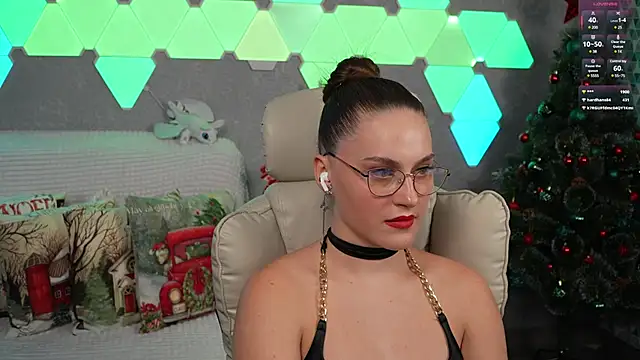 HarleyDeess online show from December 6, 3:30 am