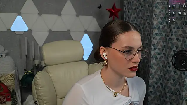 HarleyDeess online show from December 11, 10:49 pm