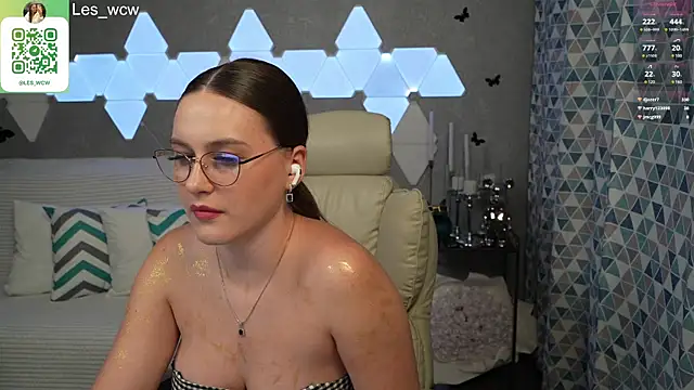HarleyDeess online show from February 20, 1:57 am