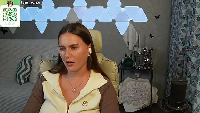 HarleyDeess online show from September 18, 8:33 pm