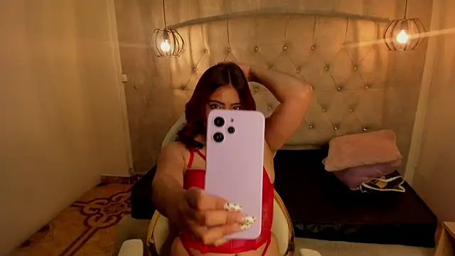 Snapshot of Alice_Laurentt chatting on February 15, 6:12 am Alice Laurentt online show from February 15, 6:12 am