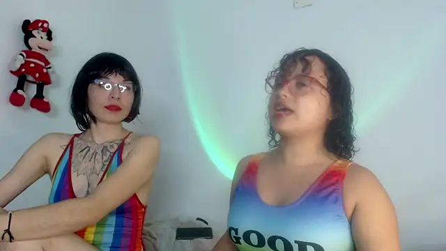 lou cute online show from February 11, 3:08 am