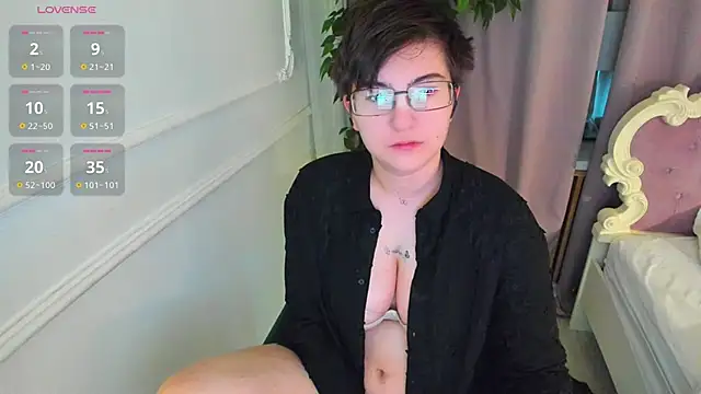 Lily Marlin online show from October 24, 5:04 am