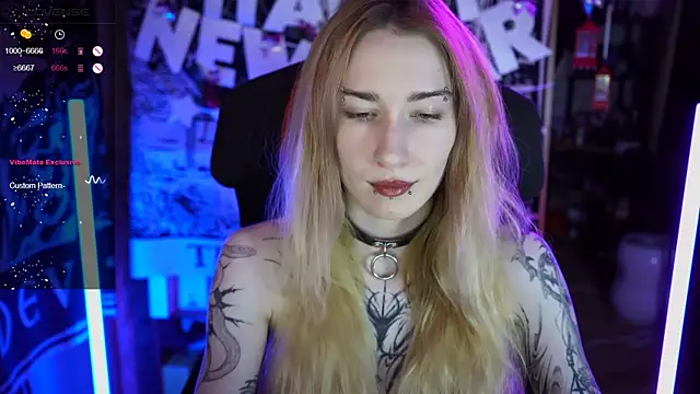 Snapshot of amywhitenessxx chatting on December 8, 1:14 pm amywhitenessxx online show from December 8, 1:14 pm