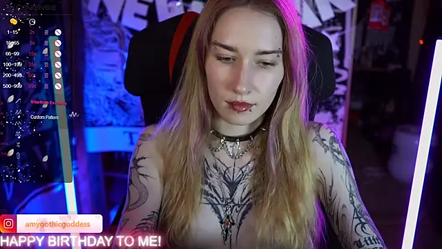 Snapshot of amywhitenessxx chatting on December 27, 6:42 pm amywhitenessxx online show from December 27, 6:42 pm