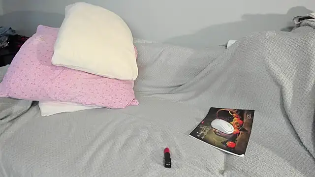 Snapshot of missbenz chatting on October 31, 12:28 pm missbenz online show from October 31, 12:28 pm