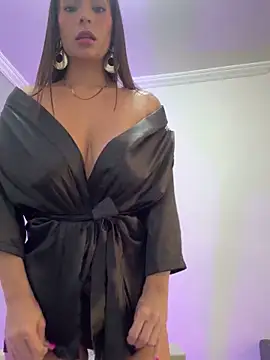 Mau White online show from December 4, 5:00 pm