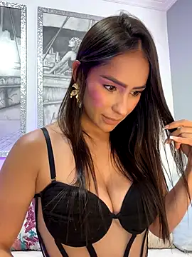 Mau White online show from October 19, 6:19 pm