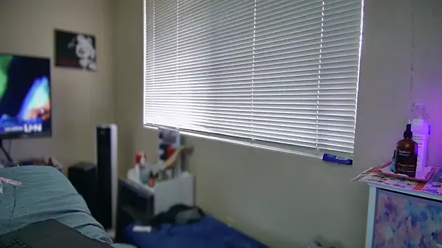 Yagurl  west online show from February 13, 12:35 am