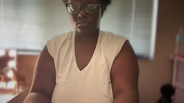 Yagurl  west online show from March 10, 7:40 pm