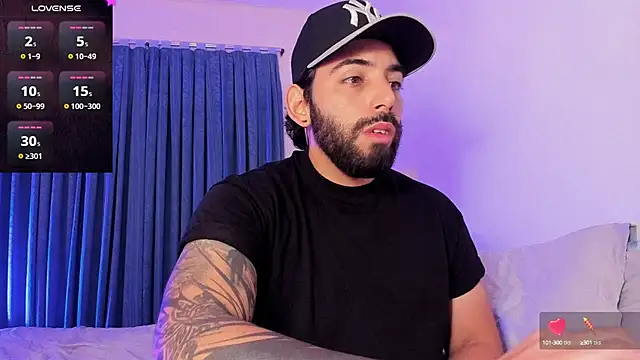 Snapshot of leo_thewolf_ chatting on September 19, 5:24 pm leo thewolf online show from September 19, 5:24 pm