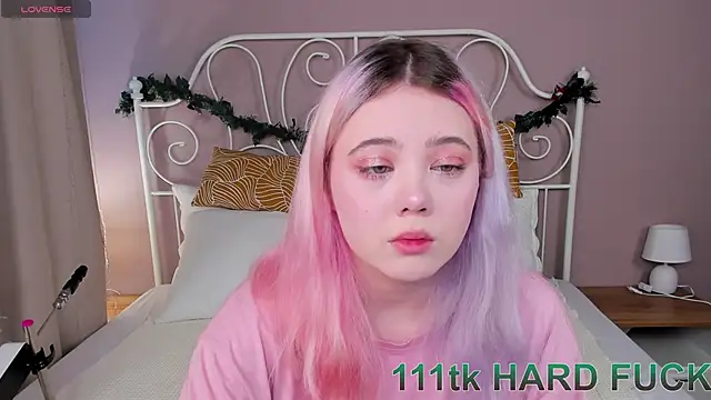   KawaiiYuki   online show from January 2, 8:39 am