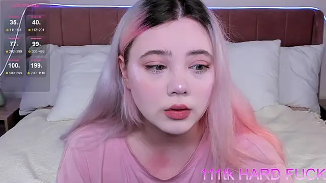   KawaiiYuki   online show from January 10, 8:40 am