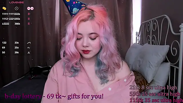   KawaiiYuki   online show from February 24, 9:21 am