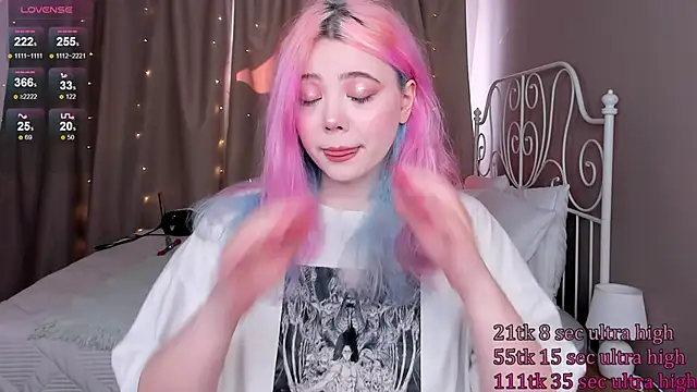   KawaiiYuki   online show from March 22, 9:02 am