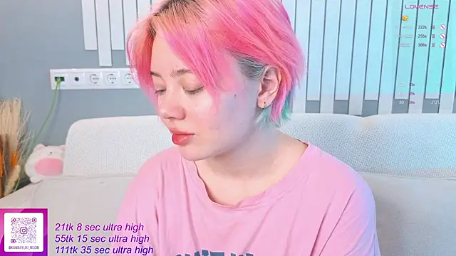   KawaiiYuki   online show from October 13, 6:57 am