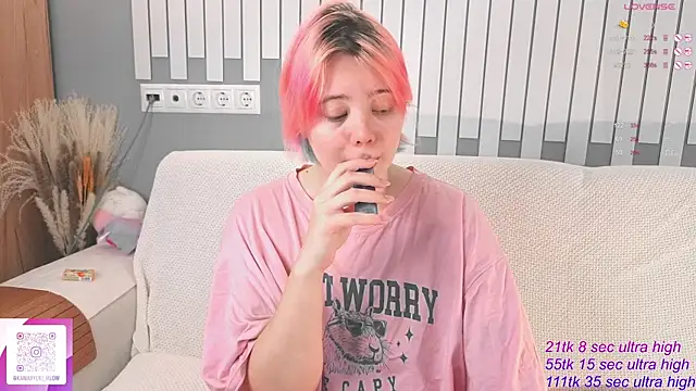   KawaiiYuki   online show from November 3, 7:42 am