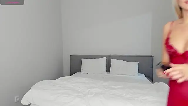 sarahphyllis online show from November 10, 8:30 pm