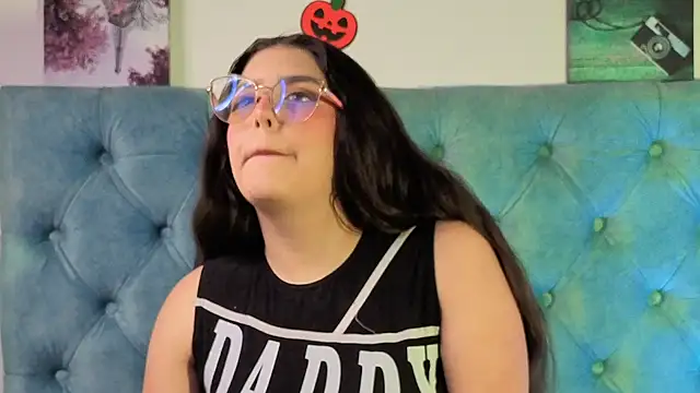 Paola Lyon  online show from October 20, 1:00 pm