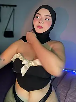 Snapshot of aneesa_darzi chatting on January 31, 9:37 pm aneesa darzi online show from January 31, 9:37 pm