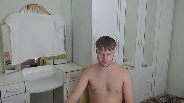 Snapshot of Zoro1999 chatting on December 11, 2:11 pm Zoro1999 online show from December 11, 2:11 pm