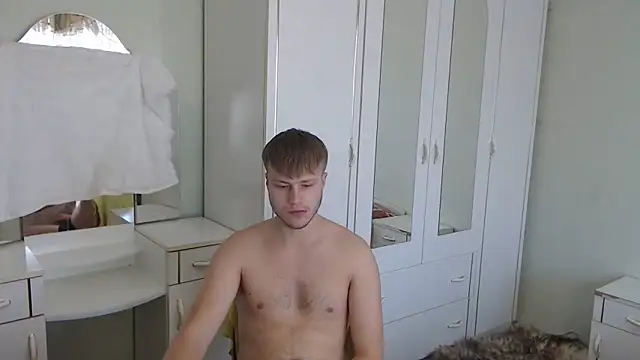 Snapshot of Zoro1999 chatting on December 12, 1:17 pm Zoro1999 online show from December 12, 1:17 pm