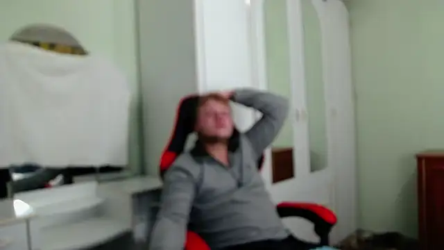 Snapshot of Zoro1999 chatting on October 3, 4:48 pm Zoro1999 online show from October 3, 4:48 pm