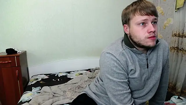 Snapshot of Zoro1999 chatting on October 13, 10:59 am Zoro1999 online show from October 13, 10:59 am