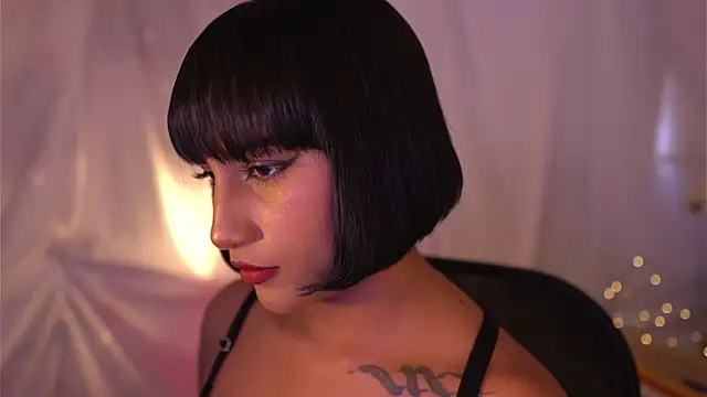 JulietaWinona online show from January 19, 9:34 pm