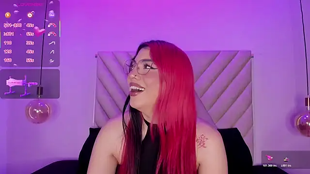 EmmaSwift  online show from November 18, 2:06 am