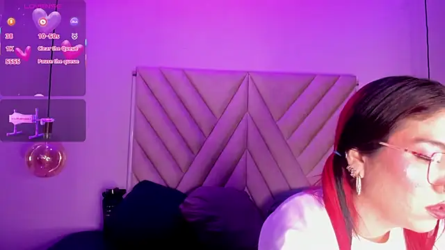 EmmaSwift  online show from November 24, 1:27 am