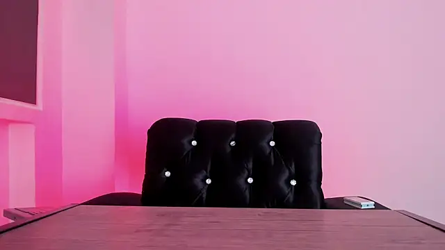 Snapshot of Mialenox chatting on January 18, 1:52 am Mialenox online show from January 18, 1:52 am