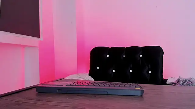 Snapshot of Mialenox chatting on March 8, 1:39 am Mialenox online show from March 8, 1:39 am