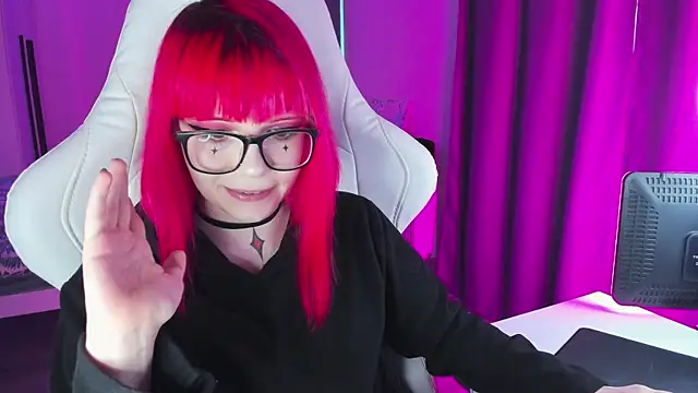 Yumi Youkai online show from December 2, 7:25 am