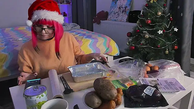 Yumi Youkai online show from December 31, 2:36 pm