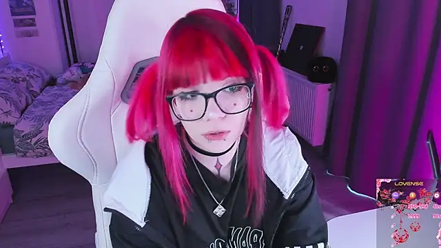 Yumi Youkai online show from October 19, 9:32 am