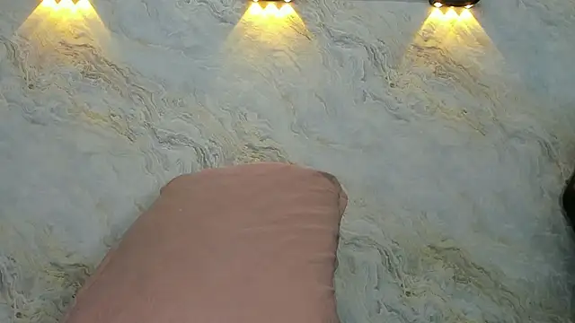 jones maddy  online show from February 17, 12:05 pm