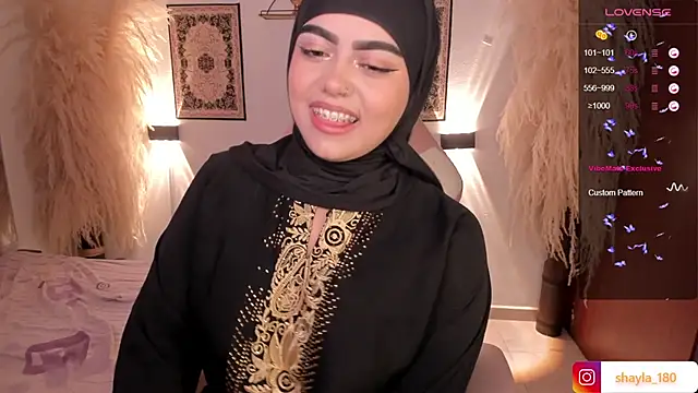 shayla 18 online show from December 3, 8:17 pm