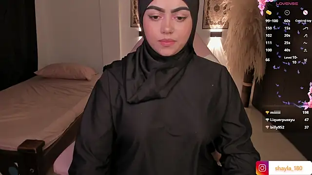 shayla 18 online show from March 8, 12:33 am