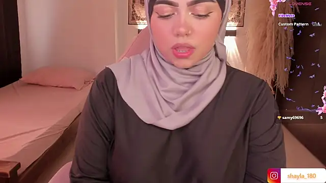 shayla 18 online show from March 22, 10:04 pm