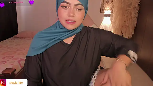 shayla 18 online show from October 16, 7:37 pm