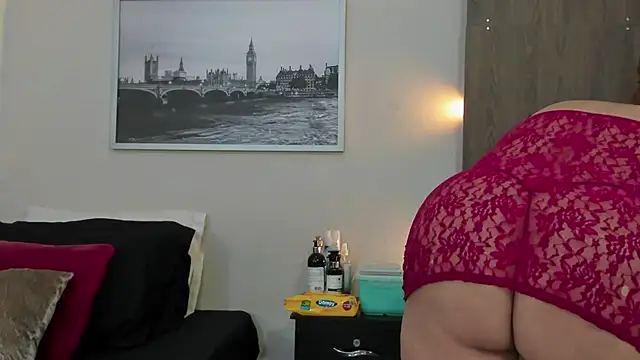 Snapshot of Cheryl_JONES chatting on September 21, 1:35 pm Cheryl JONES online show from September 21, 1:35 pm