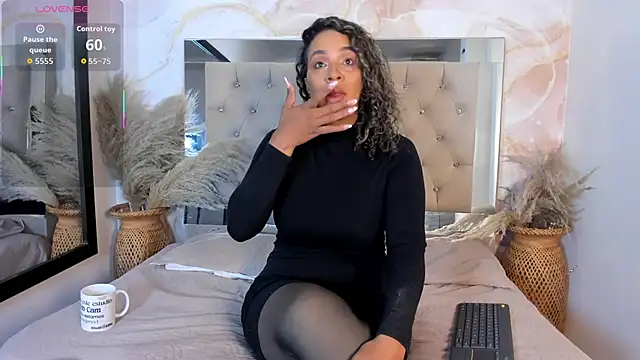 Snapshot of ainaah_ chatting on November 21, 12:04 pm ainaah online show from November 21, 12:04 pm