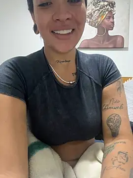 HannahW  online show from December 28, 11:26 pm