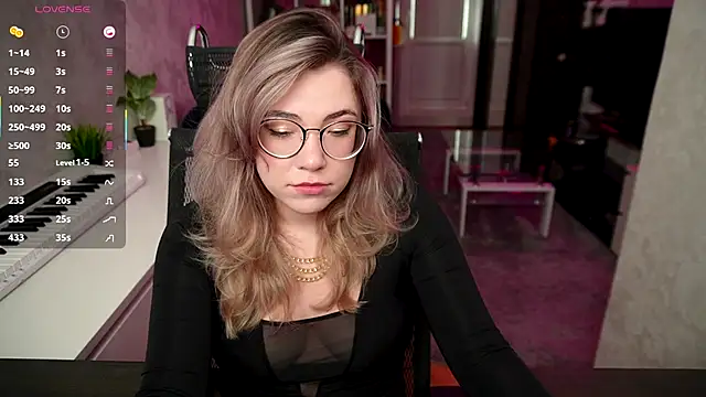 RemyCute online show from October 4, 12:03 pm