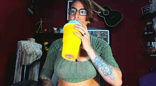 Snapshot of dariell_smokesexx chatting on March 11, 1:12 pm dariell smokesexx online show from March 11, 1:12 pm