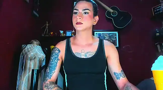 Snapshot of dariell_smokesexx chatting on March 21, 9:01 am dariell smokesexx online show from March 21, 9:01 am